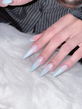 ネイル T. Leeのネイルデザイン