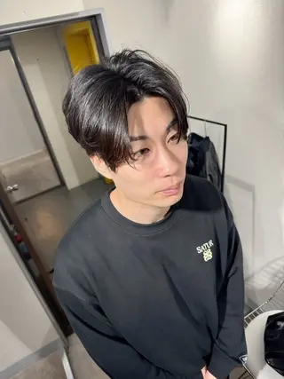 メンズ 表参道フェザーパーマ ニュアンスパーマのヘアスタイル