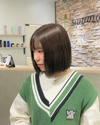 ショート カラー ひなの🫧ベージュ系 艶カラーのヘアスタイル