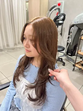 ロング カラー 巖本 真希のヘアスタイル