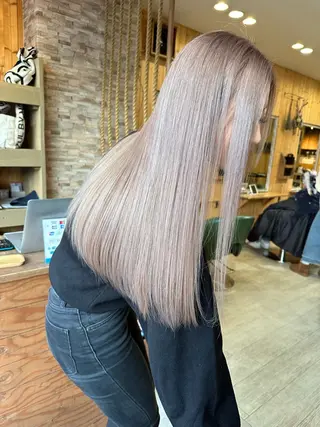 ロング 韓国レイヤー外国人風 透明感カラー髪質改善のヘアスタイル