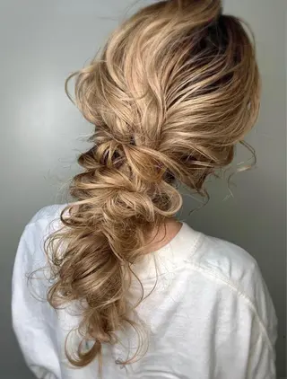 ミディアム カラー ヘアアレンジ mina 🌷のヘアスタイル