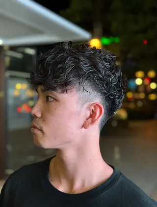 ショート パーマ メンズ 武田 駿兵のヘアスタイル