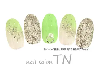 ミディアム 矢川 まどかのネイルデザイン