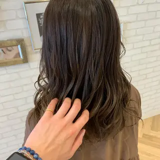 セミロング ému エミュ　hair &spa所属・近藤 みゅうまのヘアスタイル