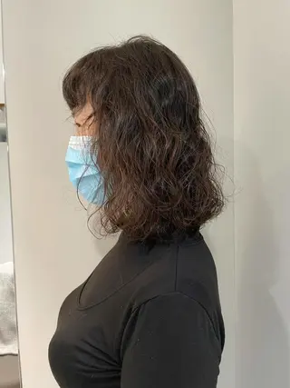 ミディアム パーマ 太田ありさ クリーミーヘアカラーのヘアスタイル