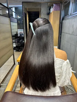 ロング パーマ ヒマワリ/ 艶カラー/髪質改善のヘアスタイル