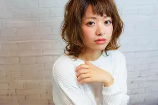 ショート ミディアム カラー パーマ 髪質改善、エクステ 山口卓哉のヘアスタイル