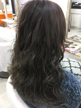 セミロング カラー 髪質改善 中川　翔のヘアスタイル