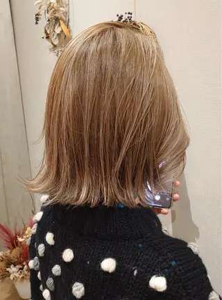 ミディアム カラー 日向 美乃里のヘアスタイル