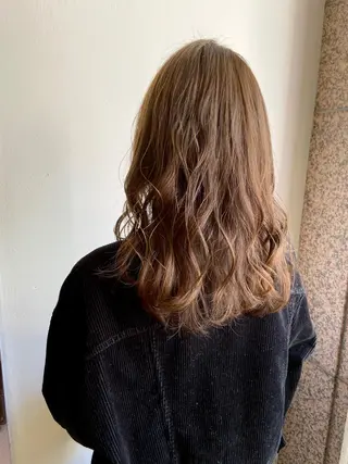 セミロング カラー 🐺ウルフ/レイヤー 似合わせ‎🤍沙羅のヘアスタイル