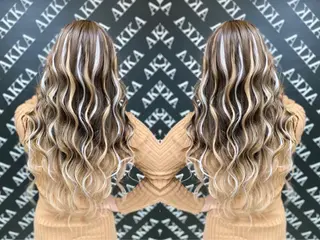 セミロング カラー ヘアアレンジ メンズ キッズ ネイル マツエク・マツパ アイブロウ 🌟ブリーチ特化型 ハイトーンカラー🌟のヘアスタイル