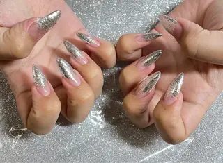 ネイル VIERU 🌈🎀💖のネイルデザイン