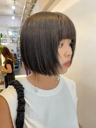 ショート カラー TATSUブリーチ/ ミルクティーベージュのヘアスタイル