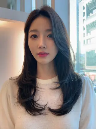 セミロング 髪質改善×韓国ヘア HIROのヘアスタイル