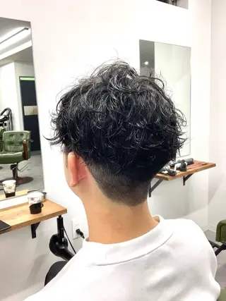 パーマ メンズ 藤倉 翔平のヘアスタイル