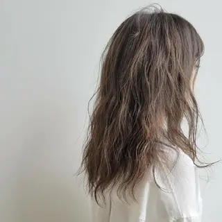 セミロング カラー パーマ iplus✴ まつげ、眉毛、耳つぼのマツエク・マツパデザイン