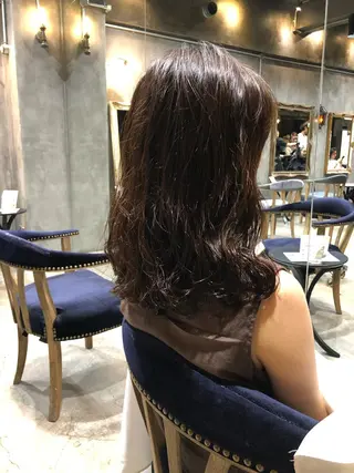 ミディアム パーマ マンツーマン／韓国 ヘア‎Amiのヘアスタイル