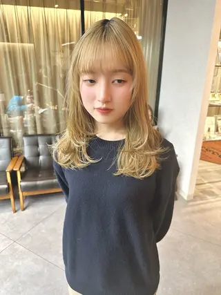 ロング カラー パーマ ウルフとハイトーン みっちー✂️のヘアスタイル