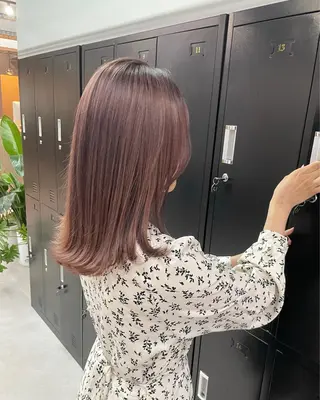 セミロング カラー ミルクティーベージュ ❤︎レイヤー　MIAのヘアスタイル