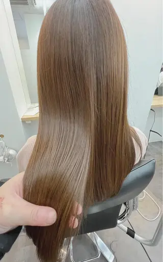 ロング カラー mai🐷髪質改善 🖤透ける暗髪🖤のヘアスタイル