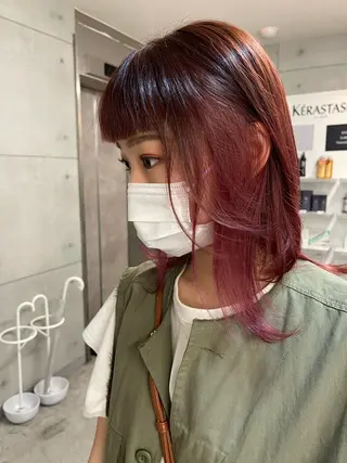 セミロング カラー オフホワイトアンドなんば所属・福西 洋斗のヘアスタイル