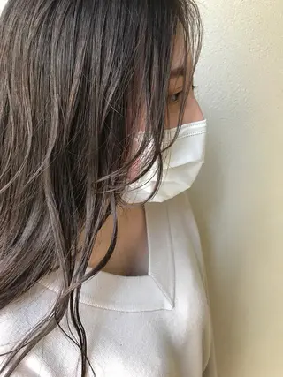 ロング 沢田 瞳のヘアスタイル