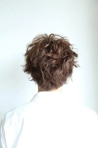 ショート メンズ 🩵盛れる韓国ヘア 🩵うるつやカラーのヘアスタイル