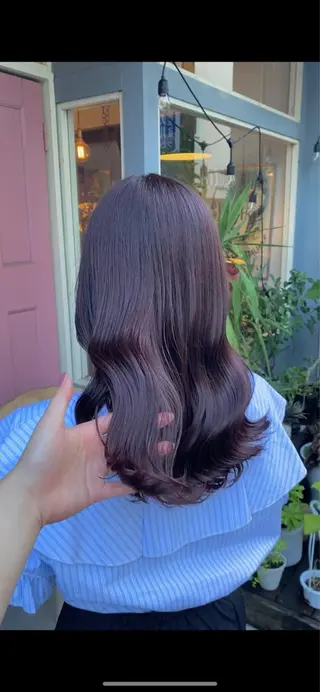 ミディアム カラー ヤスザトアヤノ ／レイヤー／オリーブのヘアスタイル