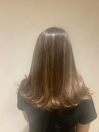 セミロング yamauchi mikuのヘアスタイル