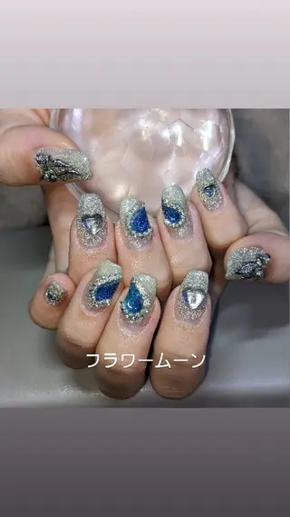 ネイル フラワー ムーンのネイルデザイン