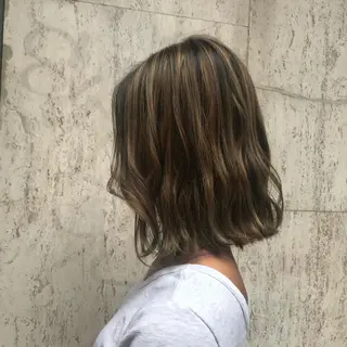 ミディアム Zina渋谷エリア マネージャShionのヘアスタイル