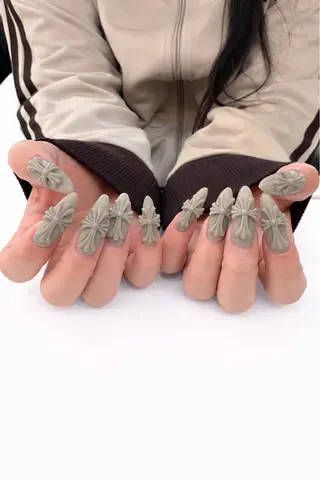 ネイル i nails 梅田店所属・OTANI Mのネイルデザイン