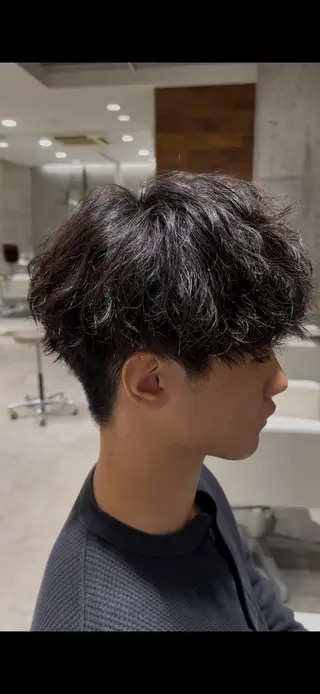 パーマ メンズ milli produce by ITAKURA所属・milli 佐藤 蓮 🤏のヘアスタイル