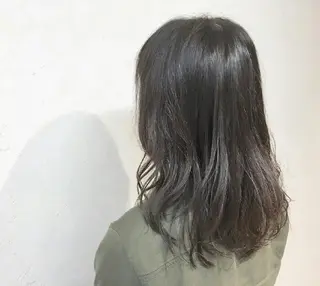 ミディアム パーマ 透明感ハイライト◎ 伊藤夏海のヘアスタイル