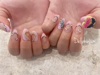 ネイル 岡本 友恵のネイルデザイン