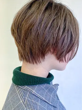 ショート nuu所属・💜ショート💜 ウルフ、ボブ二色亜美のヘアスタイル