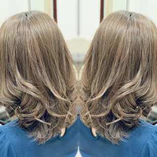 ミディアム カラー 飯田 真澄のヘアスタイル