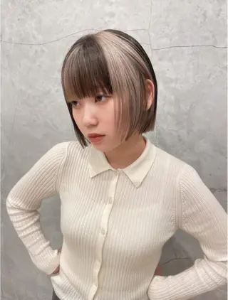 カラー ショート ベージュ/ダブルカラ ー/新潟駅/青柳萌果のヘアスタイル