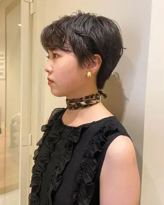 ショート パーマ アカツ ミナのヘアスタイル