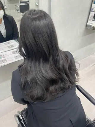 ロング カラー IO イオリのヘアスタイル