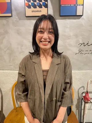 セミロング カラー さの あやねのヘアスタイル