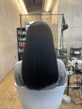 ロング カラー AIN.ANLY 明治神宮前所属・ムツキ/品のある 艶カラー/縮毛矯正のヘアスタイル