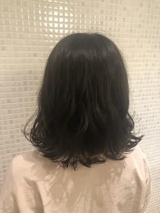 ミディアム 岩谷 愛依のヘアスタイル