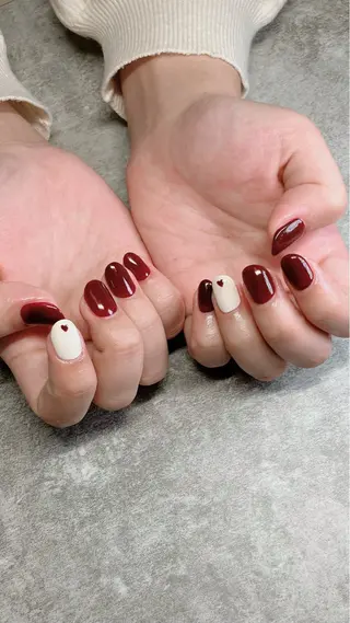 ネイル haleyume所属・shino🌟 痛ネイルのネイルデザイン