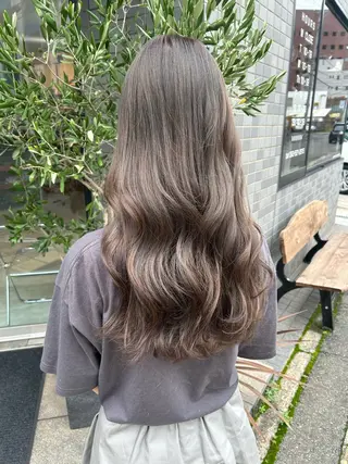 ロング カラー (𝐡)𝐰𝐢𝐦 𝐲𝐮𝐧𝐚のヘアスタイル