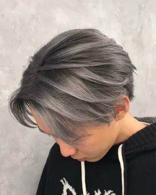 カラー メンズ メンズハイライト／ メンズブリーチカラーのヘアスタイル