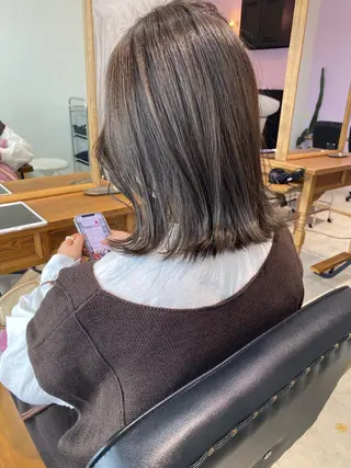 ミディアム カラー 藤井 貴美子のヘアスタイル