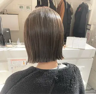 ミディアム カラー 矢幡 栞菜のヘアスタイル