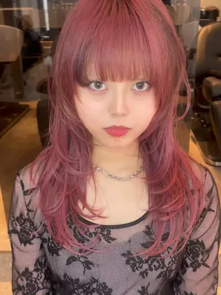 セミロング ハッシュカット🖤 レイヤー/透けカラーのヘアスタイル
